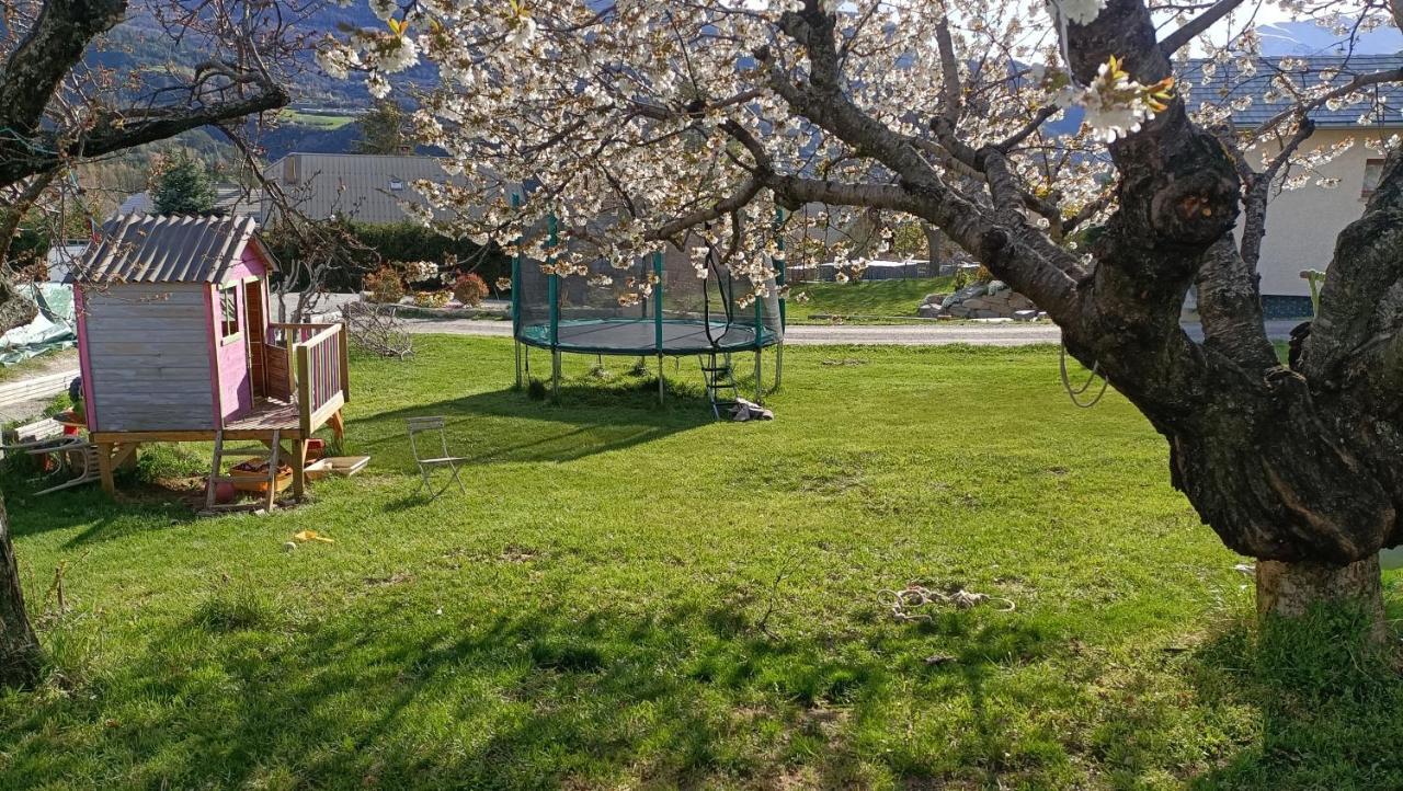 吉耶斯特尔Location Le Queron公寓 外观 照片